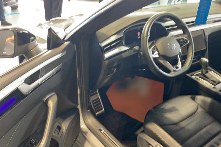 Used Volkswagen FAW-Volkswagen CC 2024 380TSI Striking Edition Interior 2
