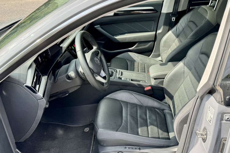 Used Volkswagen FAW-Volkswagen CC 2024 Estate Car 380TSI Hunter's Heart Edition Interior 4