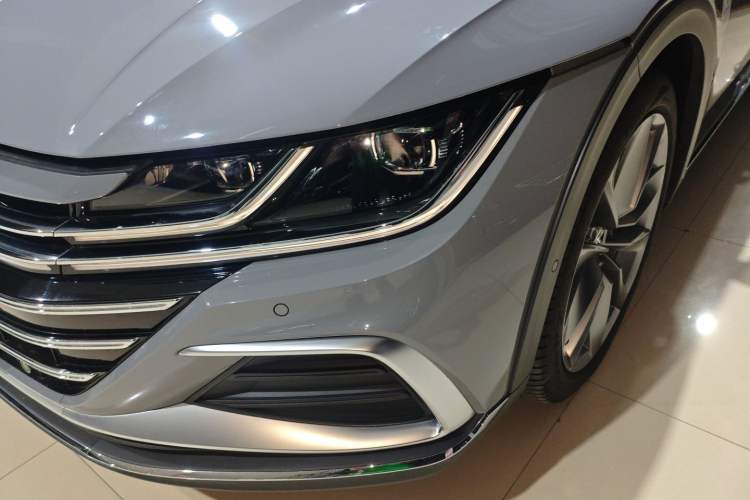 Used Volkswagen FAW-Volkswagen CC 2024 Estate Car 380TSI Hunter's Heart All-Encompassing Edition Left Front Headlight