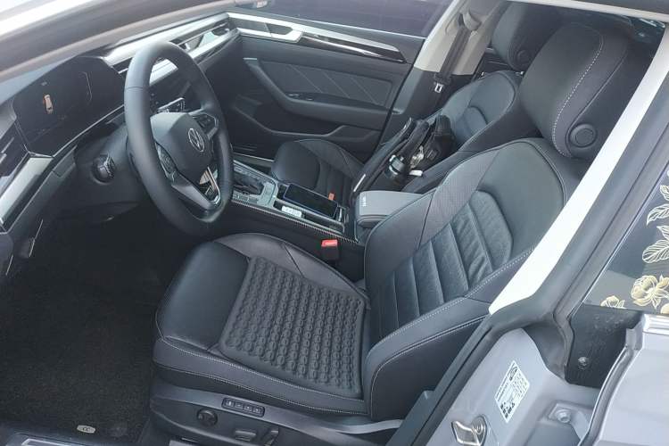 Used Volkswagen FAW-Volkswagen CC 2024 Estate Car 380TSI Hunter's Heart Edition Left Front Seat