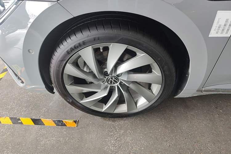 Used Volkswagen FAW-Volkswagen CC 2024 380TSI Striking Edition Left Front Wheel Hub