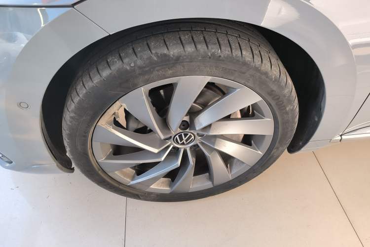 Used Volkswagen FAW-Volkswagen CC 2024 380TSI Striking Edition Left Front Wheel Hub