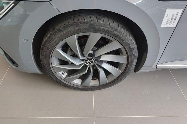 Used Volkswagen FAW-Volkswagen CC 2024 380TSI Striking Edition Left Front Wheel Hub