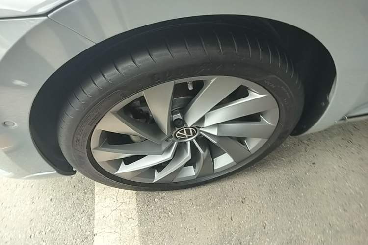 Used Volkswagen FAW-Volkswagen CC 2024 380TSI Striking All-Encompassing Edition Left Front Wheel Hub