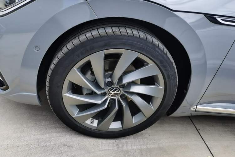Used Volkswagen FAW-Volkswagen CC 2024 380TSI Striking Edition Left Front Wheel Hub