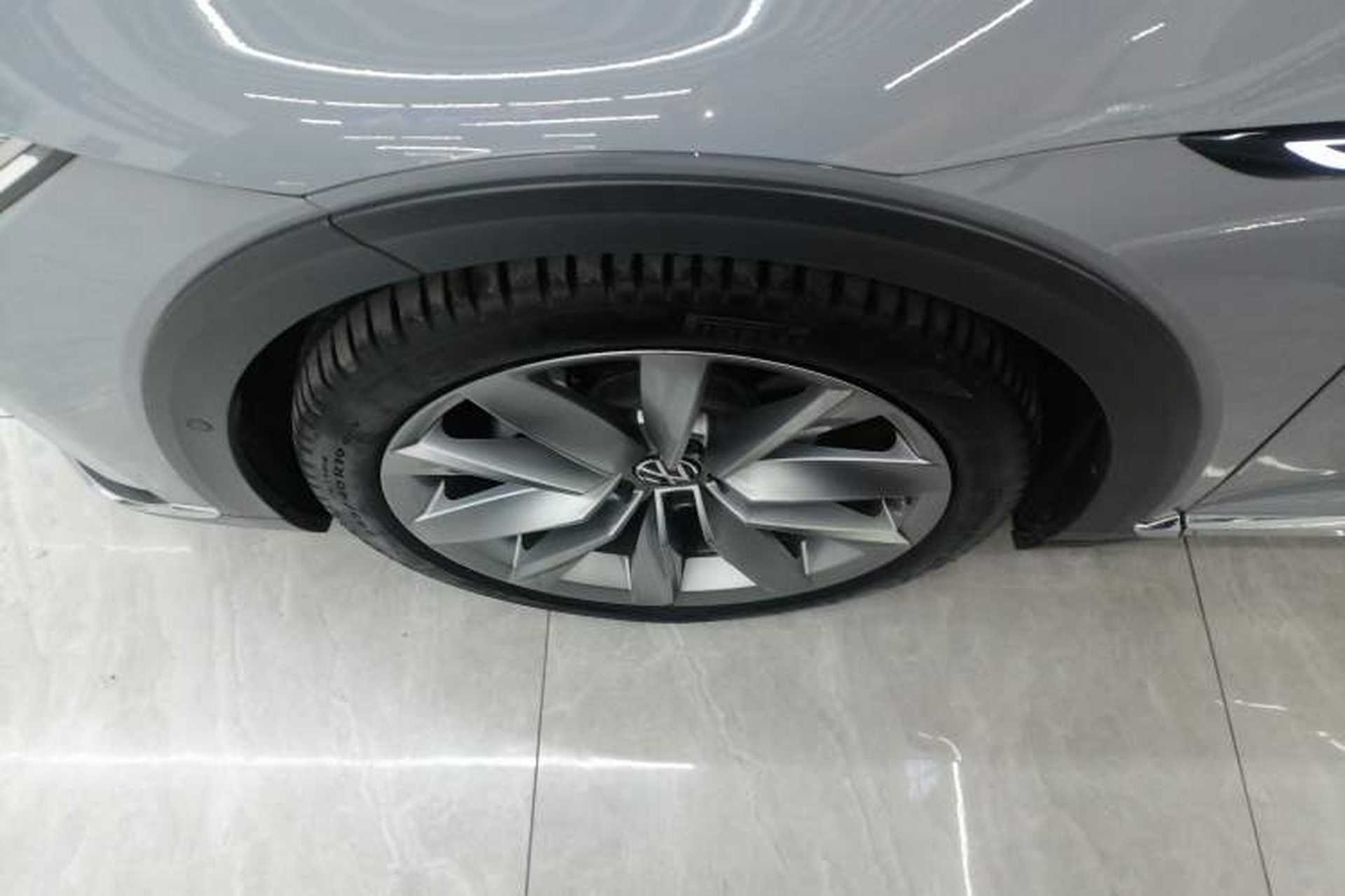Used Volkswagen FAW-Volkswagen CC 2024 Estate Car 380TSI Hunter's Heart Edition Left Front Wheel Hub