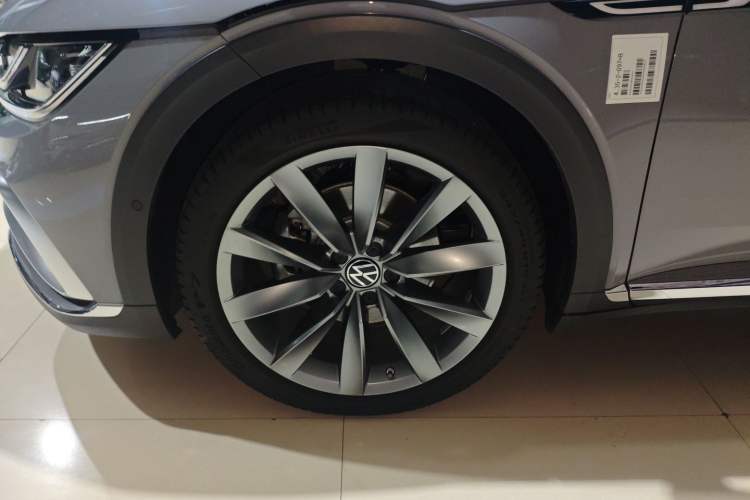 Used Volkswagen FAW-Volkswagen CC 2024 Estate Car 380TSI Hunter's Heart All-Encompassing Edition Left Front Wheel Hub