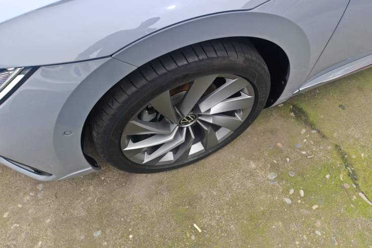 Used Volkswagen FAW-Volkswagen CC 2024 380TSI Striking All-Encompassing Edition Left Front Wheel Hub