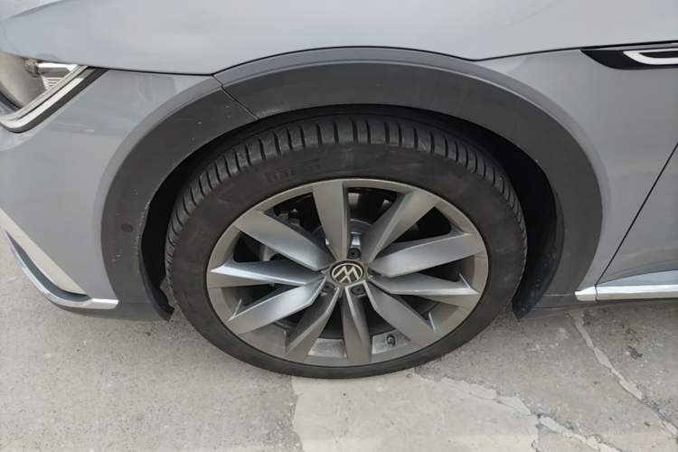 Used Volkswagen FAW-Volkswagen CC 2024 Estate Car 380TSI Hunter's Heart Edition Left Front Wheel Hub