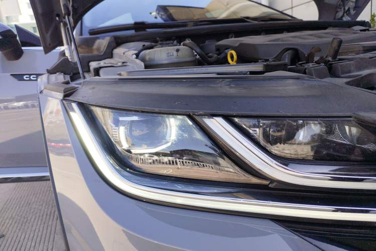 Used Volkswagen FAW-Volkswagen CC 2024 Estate Car 380TSI Hunter's Heart Edition Right Front Headlight