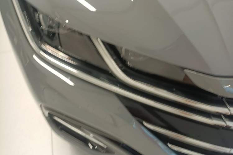 Used Volkswagen FAW-Volkswagen CC 2024 380TSI Striking All-Encompassing Edition Right Front Headlight