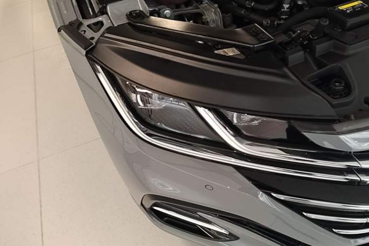Used Volkswagen FAW-Volkswagen CC 2024 380TSI Striking Edition Right Front Headlight