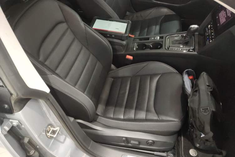 Used Volkswagen FAW-Volkswagen CC 2024 Estate Car 380TSI Hunter's Heart Edition Right Front Seat