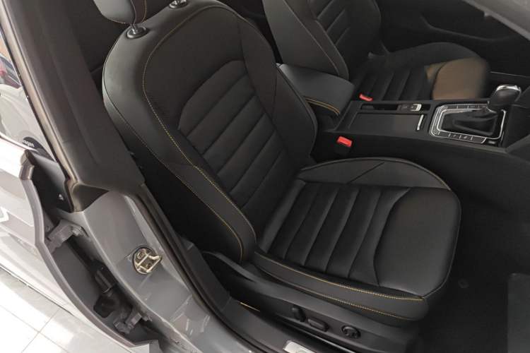 Used Volkswagen FAW-Volkswagen CC 2024 380TSI Striking Edition Right Front Seat
