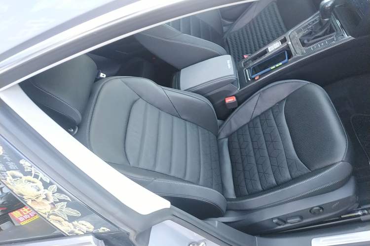 Used Volkswagen FAW-Volkswagen CC 2024 Estate Car 380TSI Hunter's Heart Edition Right Front Seat