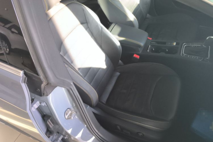 Used Volkswagen FAW-Volkswagen CC 2024 380TSI Striking Edition Right Front Seat