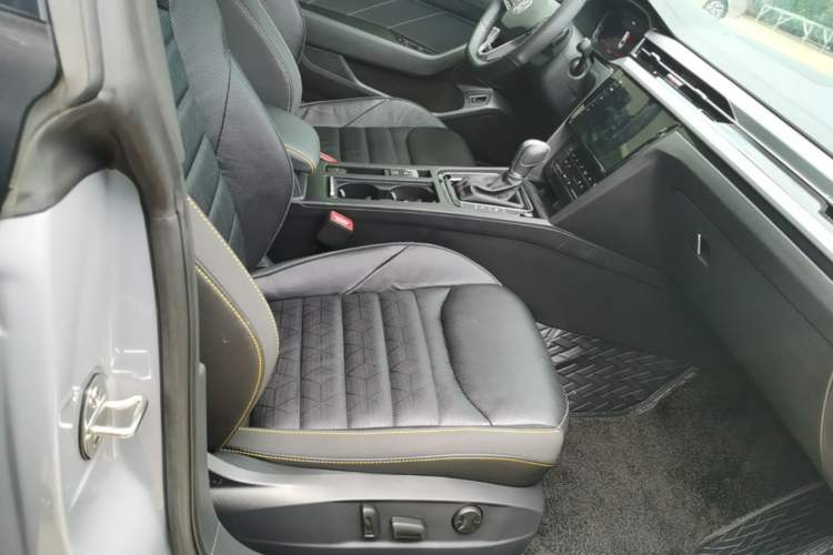Used Volkswagen FAW-Volkswagen CC 2024 380TSI Striking Edition Right Front Seat