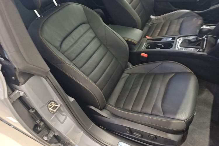 Used Volkswagen FAW-Volkswagen CC 2024 380TSI Striking Edition Right Front Seat
