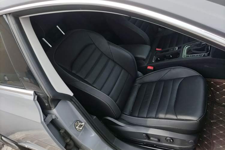 Used Volkswagen FAW-Volkswagen CC 2024 Estate Car 380TSI Hunter's Heart Edition Right Front Seat