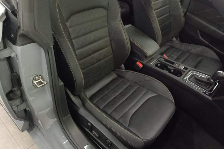 Used Volkswagen FAW-Volkswagen CC 2024 380TSI Striking Edition Right Front Seat