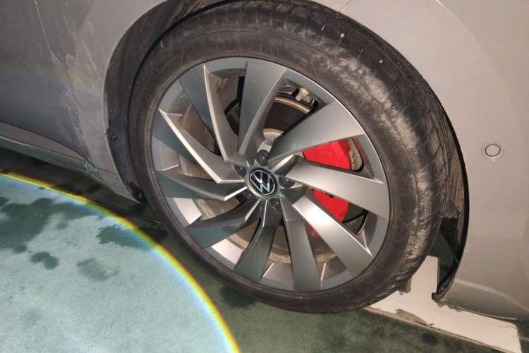 Used Volkswagen FAW-Volkswagen CC 2024 380TSI Striking Edition Right Front Wheel Hub