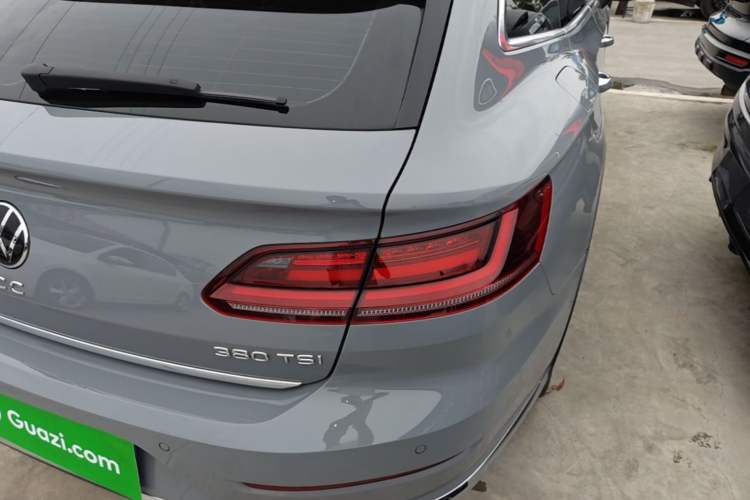 Used Volkswagen FAW-Volkswagen CC 2024 Estate Car 380TSI Hunter's Heart All-Encompassing Edition Right Rear Taillight