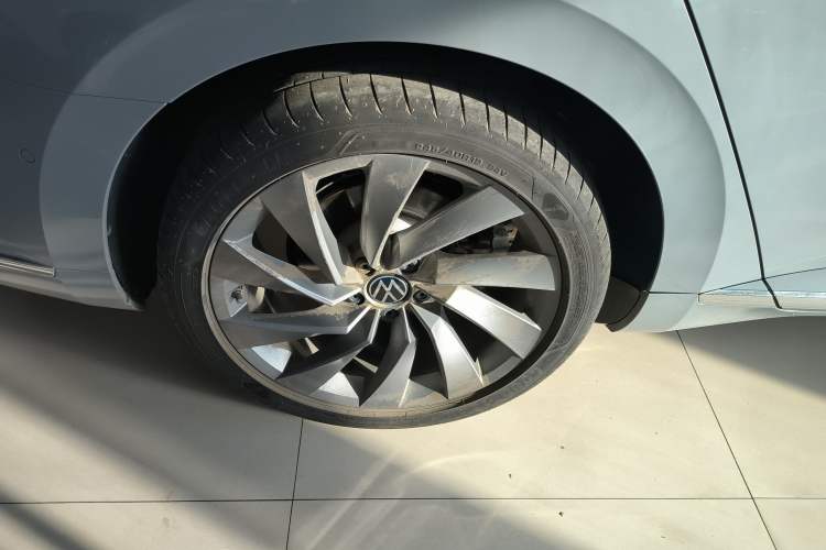 Used Volkswagen FAW-Volkswagen CC 2024 380TSI Striking Edition Right Rear Wheel Hub