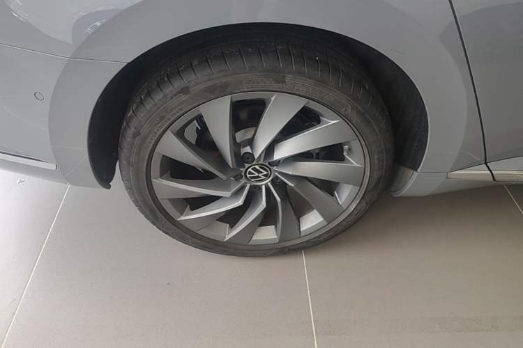 Used Volkswagen FAW-Volkswagen CC 2024 380TSI Striking Edition Right Rear Wheel Hub