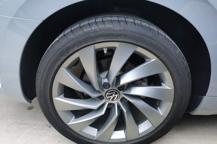 Used Volkswagen FAW-Volkswagen CC 2024 380TSI Striking Edition Right Rear Wheel Hub