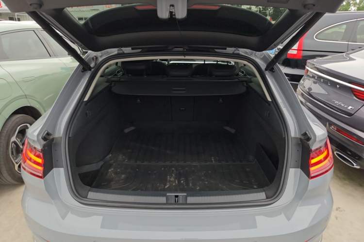 Used Volkswagen FAW-Volkswagen CC 2024 Estate Car 380TSI Hunter's Heart All-Encompassing Edition Trunk