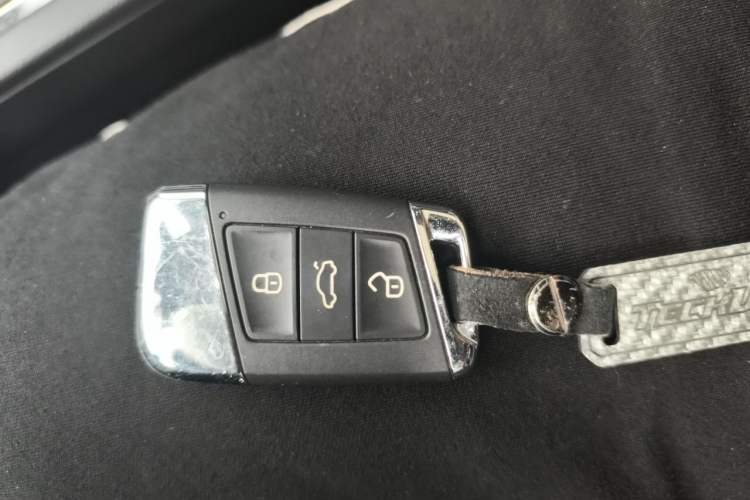 Used Volkswagen FAW-Volkswagen CC 2024 Estate Car 380TSI Hunter's Heart All-Encompassing Edition Vehicle Key