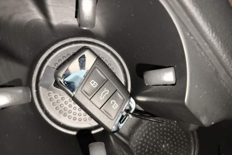 Used Volkswagen FAW-Volkswagen CC 2024 380TSI Striking Edition Vehicle Key