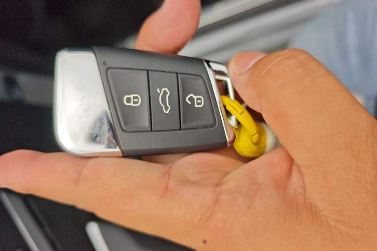 Used Volkswagen FAW-Volkswagen CC 2024 Estate Car 380TSI Hunter's Heart Edition Vehicle Key