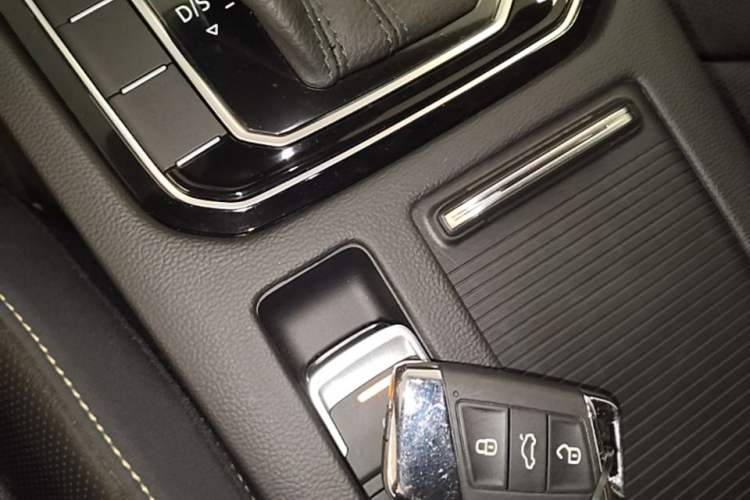 Used Volkswagen FAW-Volkswagen CC 2024 380TSI Striking Edition Vehicle Key