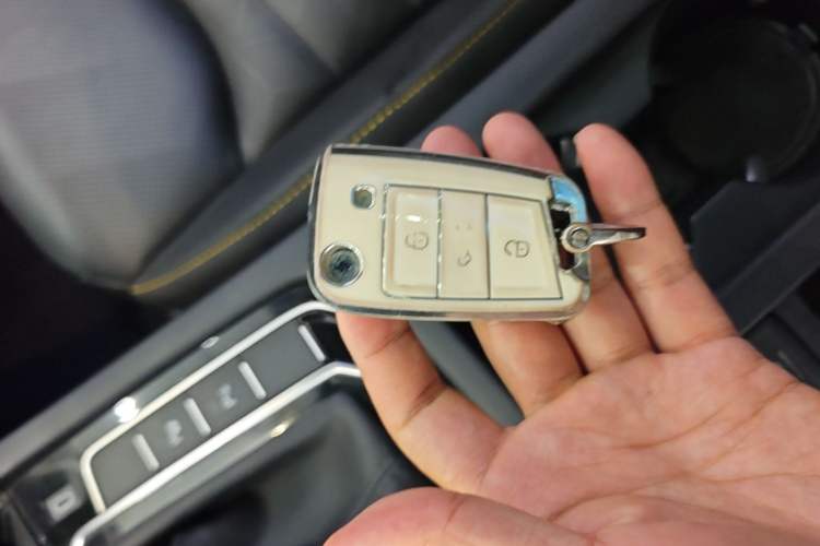 Used Volkswagen FAW-Volkswagen CC 2024 380TSI Striking Edition Vehicle Key