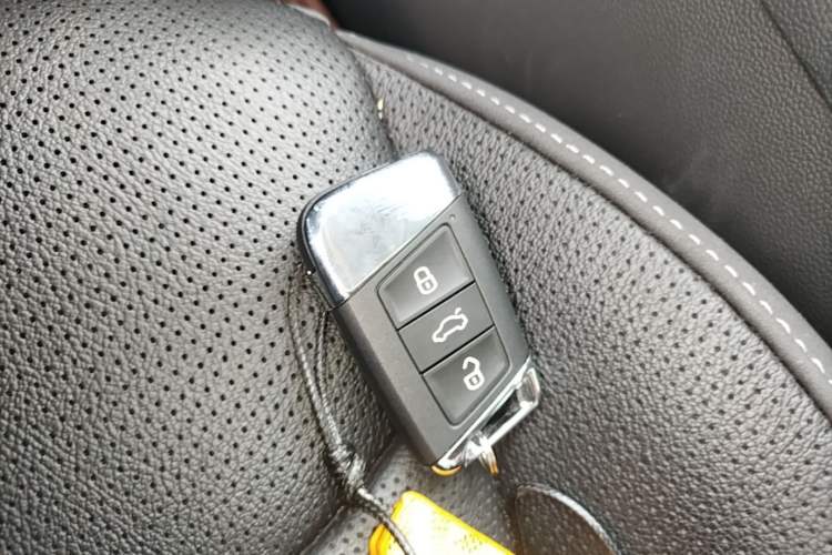 Used Volkswagen FAW-Volkswagen CC 2024 Estate Car 380TSI Hunter's Heart Edition Vehicle Key