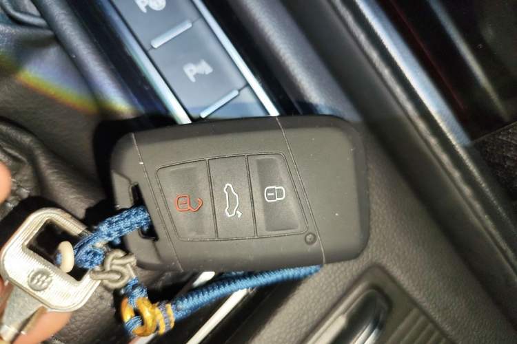 Used Volkswagen FAW-Volkswagen CC 2024 380TSI Striking Edition Vehicle Key
