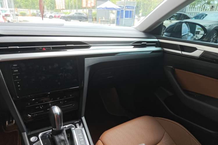 Used Volkswagen FAW-Volkswagen CC 2024 Estate Car 380TSI Hunter's Heart All-Encompassing Edition Audio And AC Panel
