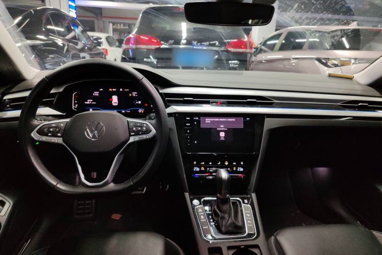Used Volkswagen FAW-Volkswagen CC 2024 Estate Car 380TSI Hunter's Heart Edition Center Console