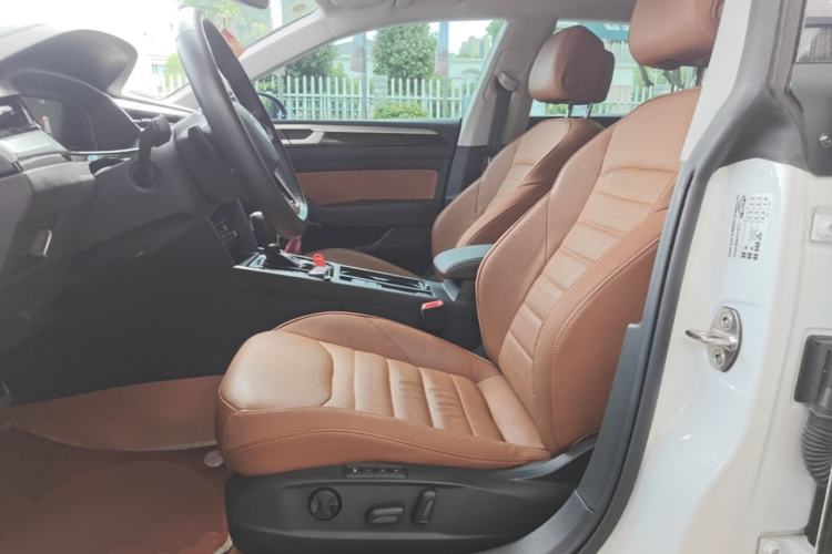 Used Volkswagen FAW-Volkswagen CC 2024 Estate Car 380TSI Hunter's Heart All-Encompassing Edition Left Front Seat