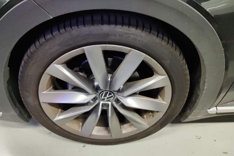 Used Volkswagen FAW-Volkswagen CC 2024 Estate Car 380TSI Hunter's Heart Edition Left Front Wheel Hub