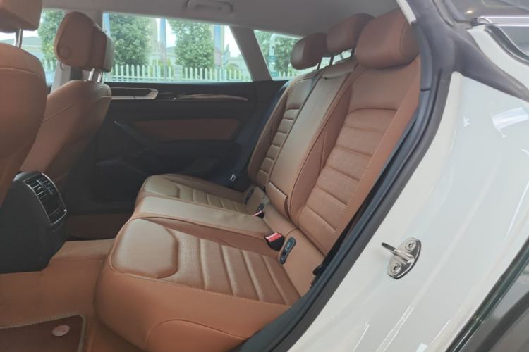 Used Volkswagen FAW-Volkswagen CC 2024 Estate Car 380TSI Hunter's Heart All-Encompassing Edition Left Rear Seat