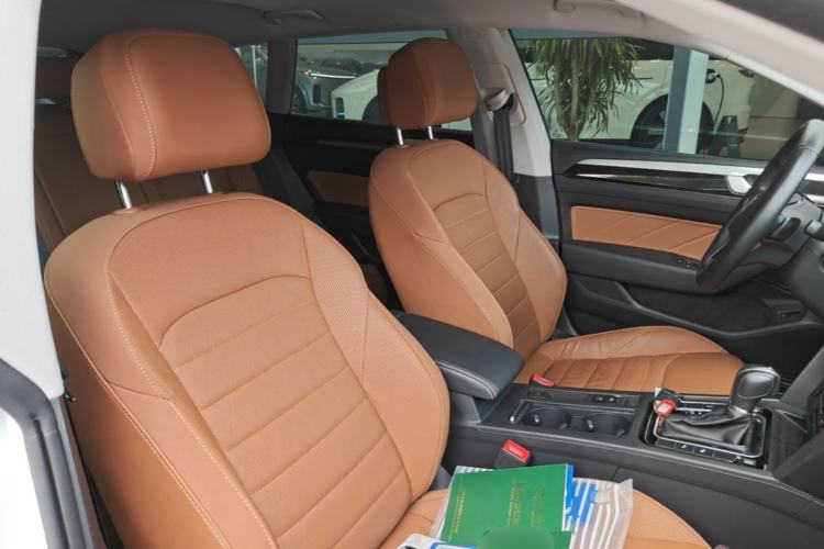 Used Volkswagen FAW-Volkswagen CC 2024 Estate Car 380TSI Hunter's Heart All-Encompassing Edition Right Front Seat