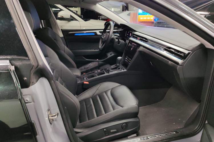Used Volkswagen FAW-Volkswagen CC 2024 Estate Car 380TSI Hunter's Heart Edition Right Front Seat
