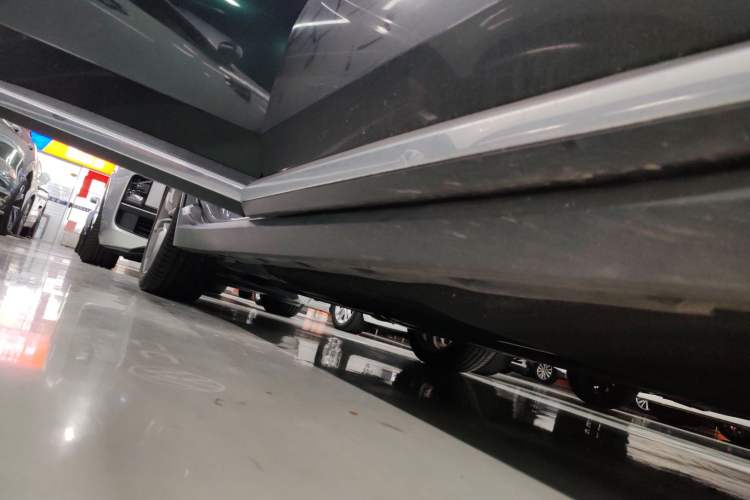 Used Volkswagen FAW-Volkswagen CC 2024 Estate Car 380TSI Hunter's Heart Edition Right Side Sill