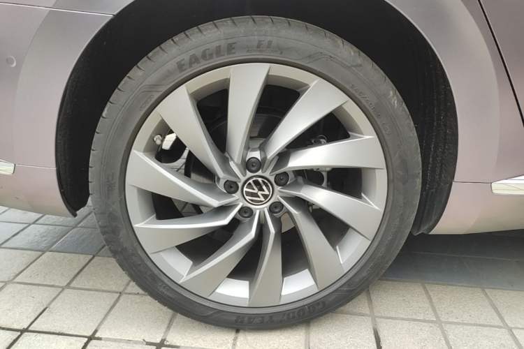 Used Volkswagen FAW-Volkswagen CC 2024 380TSI Striking Edition Right Rear Wheel Hub