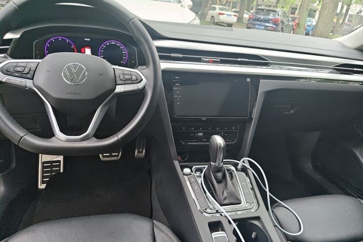 Used Volkswagen FAW-Volkswagen CC 2024 Estate Car 380TSI Hunter's Heart All-Encompassing Edition Center Console