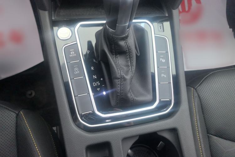Used Volkswagen FAW-Volkswagen CC 2024 380TSI Striking All-Encompassing Edition Gear Lever