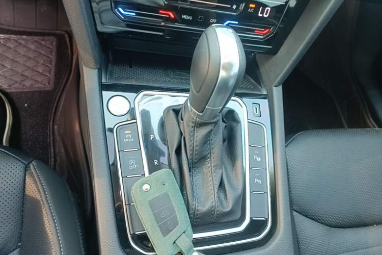 Used Volkswagen FAW-Volkswagen CC 2024 380TSI Striking All-Encompassing Edition Gear Lever