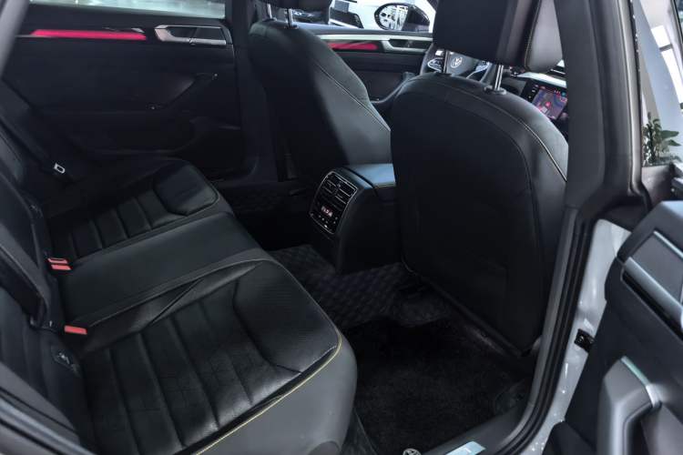 Used Volkswagen FAW-Volkswagen CC 2024 380TSI Striking All-Encompassing Edition Interior 2